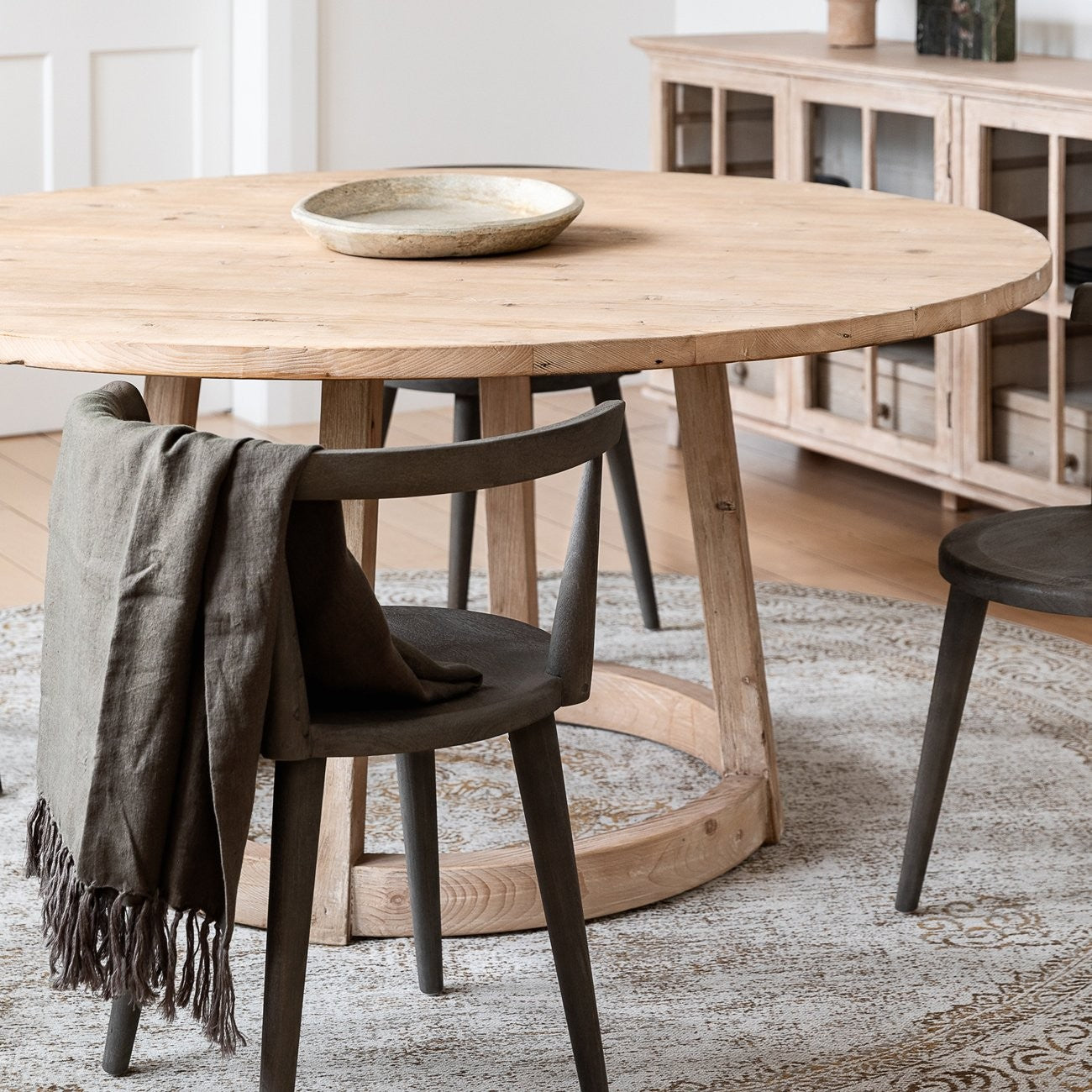 BORREGO ROUND DINING TABLE